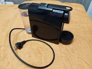 Nespresso Delonghi EN85 B Gehäuse öffnen