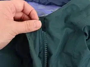 Plastikschieber am Reißverschluss