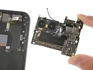 Pixel 9 Hauptplatine ausbauen