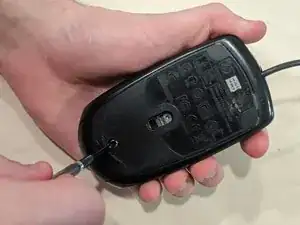 Wie man das ruckelnde Scrollrad einer Computermaus repariert