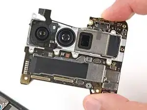 Logic Board entfernen (Akku)