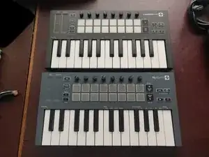Novation Launchkey mini Mk3 / FLkey mini Demontage
