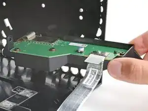 Einfassung der USB-Platine entfernen