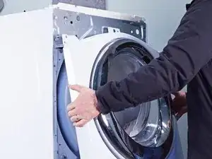 Vordere Abdeckung eines Whirlpool Trockners ausbauen