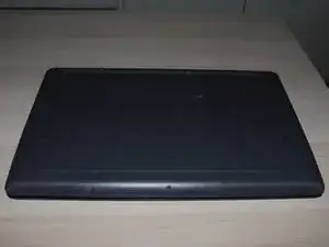 Öffnen der Hauptabdeckung des HP 255 G7