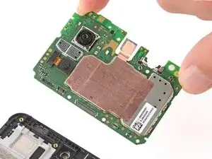 Motherboard und Ohrhörer-Lautsprecher ausbauen