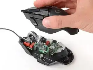 Wie man die Logitech G502 Hero Maus öffnet