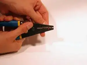 Kabel abisolieren