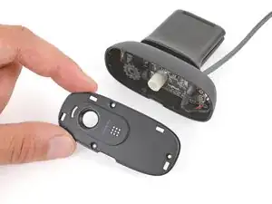 So öffnest du deine Logitech Brio 100 Webcam