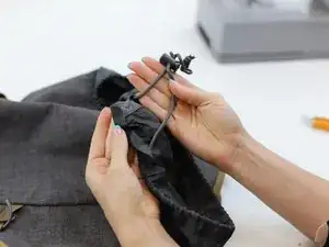Tunnelzugkanal von einem Rucksack reparieren