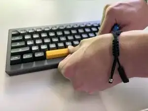 ur4vMUgPEM2AL5EK