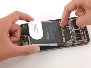 Google Pixel 10 Pro XL Akku einbauen