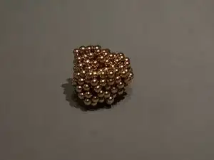 Gebilde aus Magnetkugeln