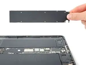 Abschirmung des Logic Boards entfernen