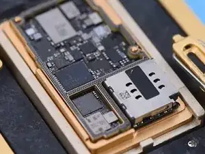 Reparatur eines iPhone 11 Pro, das sich nicht einschalten lässt