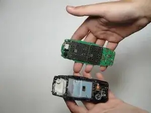 Disassembling Nokia 3560 Logic Board