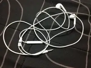 How to clean Apple EarPods