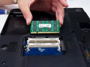 Sony Vaio VGN-NW240F (PCG-7184L) RAM Replacement