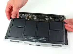 MacBook Air 11" Mid 2012 Battery Replacement