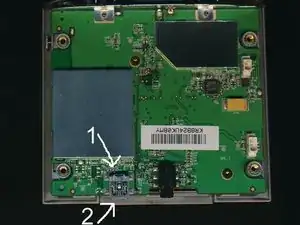 Repairing TomTom ONE, No Power, Micro Usb, flickering green light, Won't Charge