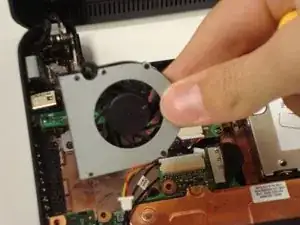 Disassembling Compaq Mini 110 Fan