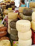 Pecorino ist ein Schafskäse von der Insel