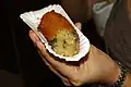 Fastfood: Viele Niederländer essen gern Kroketten, hier eine vegetarische mit einem Brei aus Kartoffeln und Pilzen.