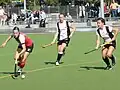 Eintracht Frankfurt ist ein Fußballverein, aber man betreibt dort auch anderen Sport, wie Hockey.