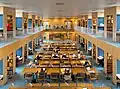In der Bibliothek, die für die Stadt und die Universität da ist