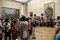 Menschenschlange im Louvre