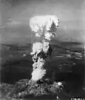 Der Atompilz, der entstand als die Atombombe über Hiroshima abgeworfen wurde.