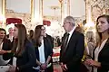 Alexander Van der Bellen ist Bundespräsident von Österreich. Hier trifft er die Fußball-Nationalmannschaft der Frauen.