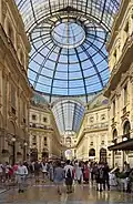In der Galleria Vittorio Emanuele. Das ist eine teure Einkaufsstraße.