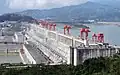 Der Drei-Schluchten-Damm in der Mitte Chinas macht mit fließendem Wasser elektrischen Strom.