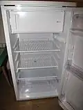 Ein leerer Kühlschrank