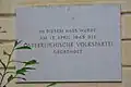 Die Gedenktafel für die Parteigründung im Jahr 1945