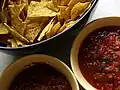 Tortilla Chips mit Salsa. Das ist das spanische Wort für Sauce.