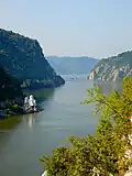 An der Grenze zu Serbien: Hier fließt die Donau durch ein Tal nach Rumänien hinein.