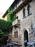 Bei diesem Balkon in Verona soll es sich um den Balkon von Julia handeln.