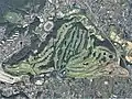 Ein japanischer Golfplatz aus der Luft betrachtet