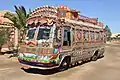Dieser Autobus wurde in Pakistan so verziert.