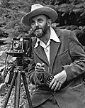 Ein bekannter Fotograf war Ansel Adams aus den USA.