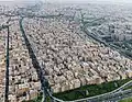 In Teheran im Iran: Große Straßen trennen die Wohnviertel voneinander.