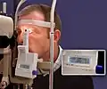 Patient bei der Augenuntersuchung