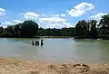 Eine Statue in einem See in der Tschechischen Republik