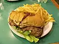 Typisch für das Land: Chivito ist ein Hamburger mit einem Stück von der Rinderlende.