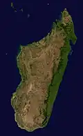 Die Insel Madagaskar im Indischen Ozean ist größer als Deutschland, Österreich und die Schweiz zusammen.