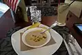 Eine Erdnuss-Suppe in einem Restaurant in Malaysia