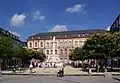 Auf dem Kornmarkt. Das Gebäude gehörte früher zur Post.