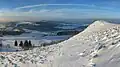 Winter auf der Abtsroader Kuppe, mit Blick auf die Rhön